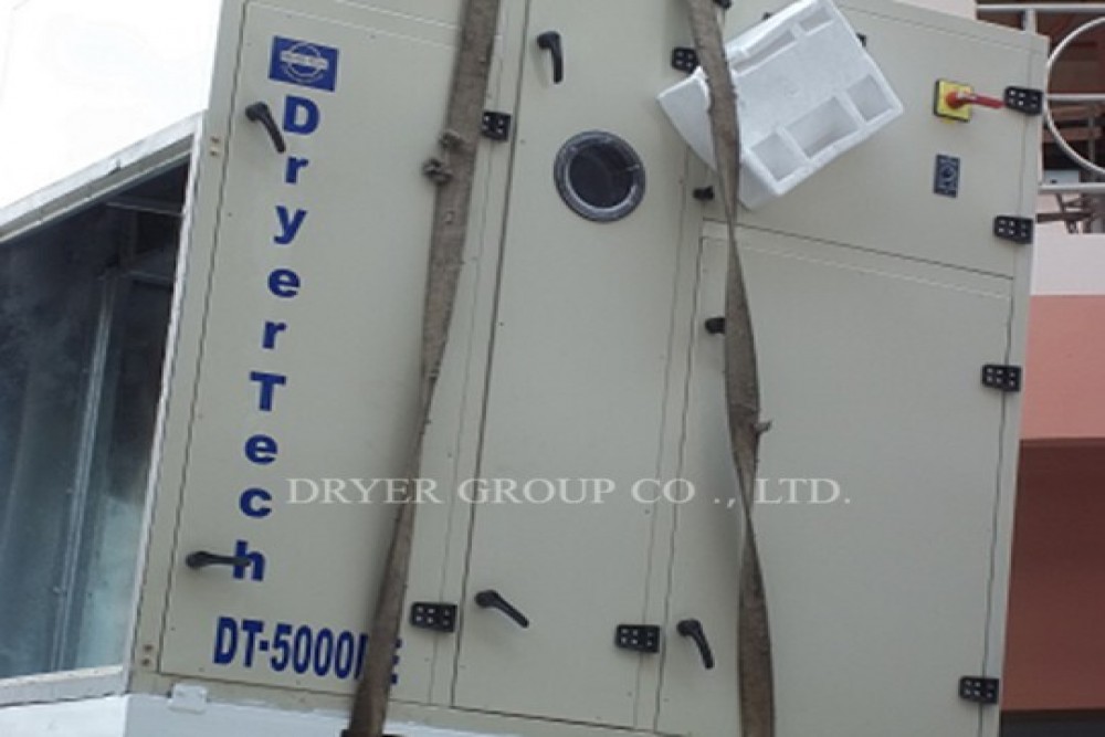 ควบคุมไม่ให้โมลฉีดพลาสติกเป็นหยดน้ำ DRYER TECH MODEL: DT-5000E